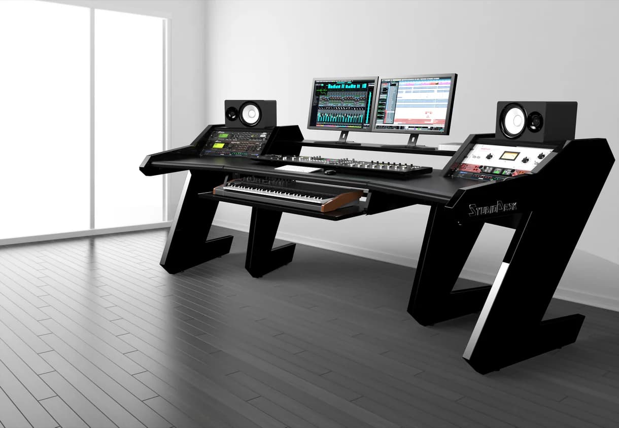PRO LINE Classic Desk all Black and Keyboard pull out option