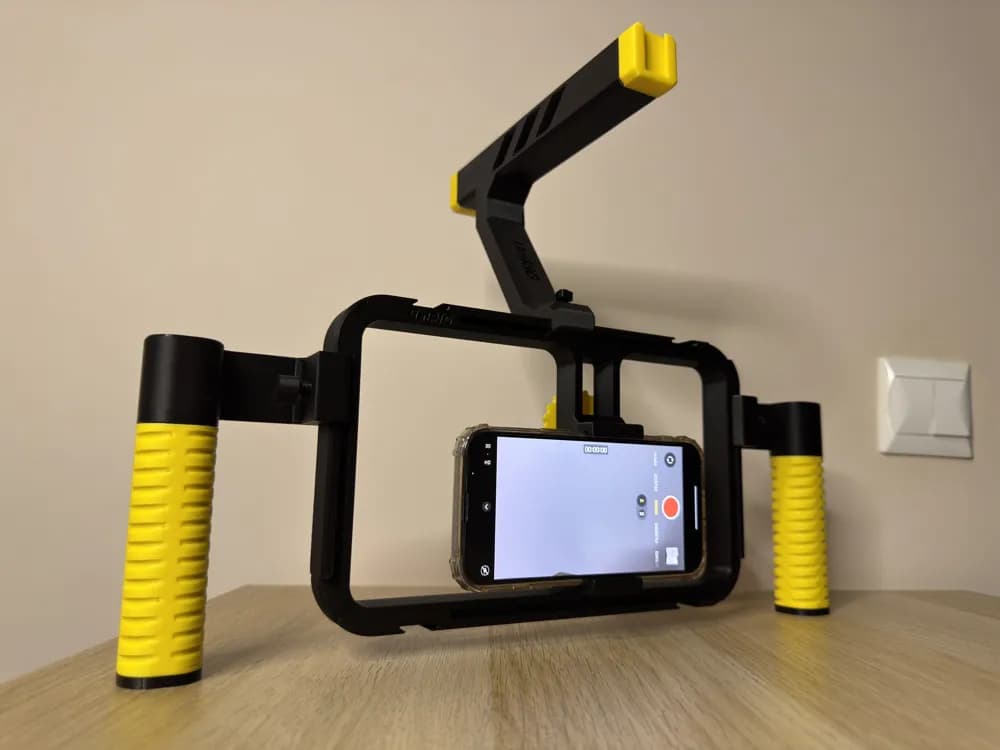 phone cage for video recording
