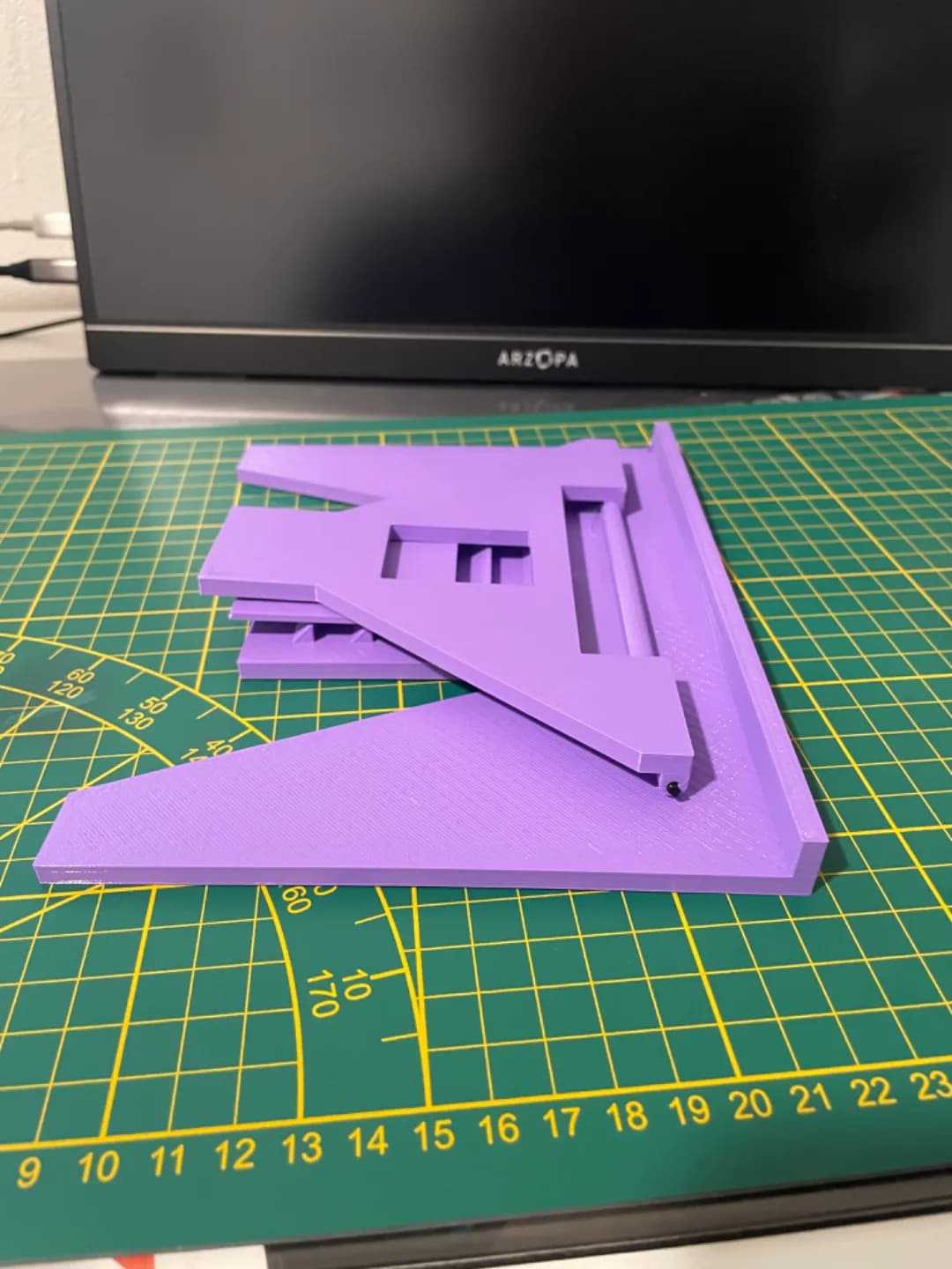Portable monitor stand