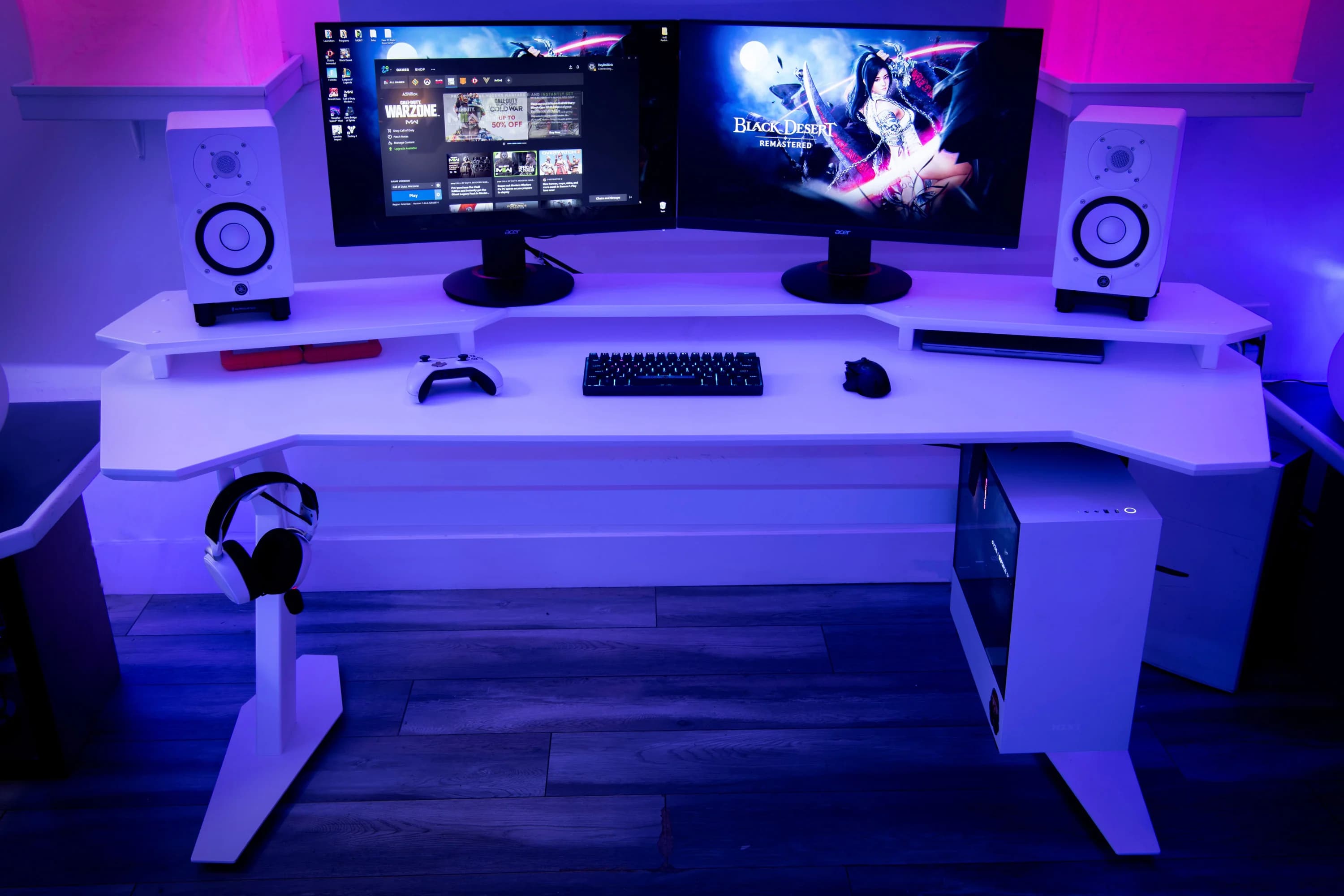 Commander Gaming Desk