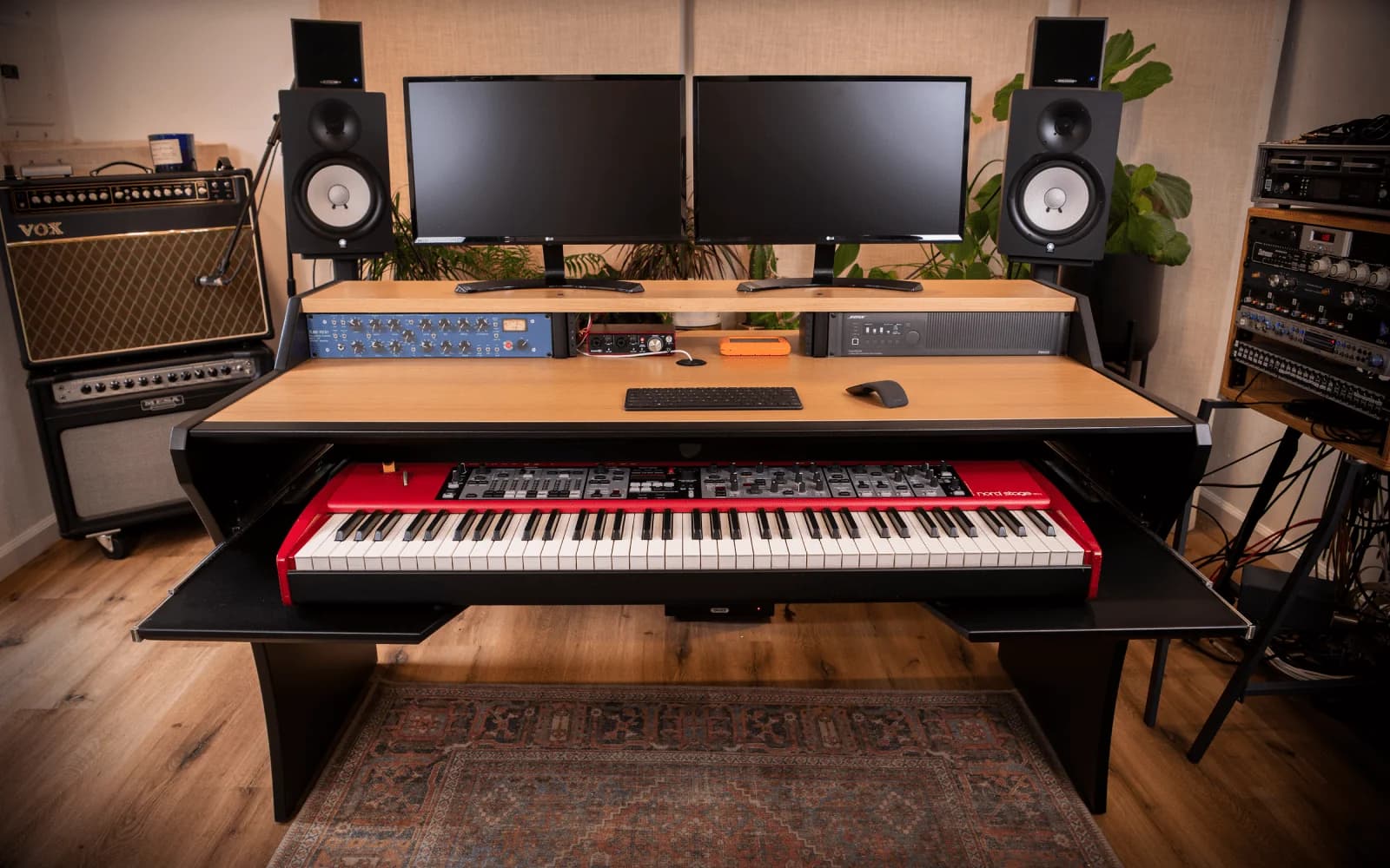 Artista Studio Desk
